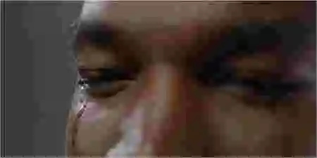 Man Cries Out as Girlfriend Dumps Him For Not Buying iPhone XS Max for Her Father