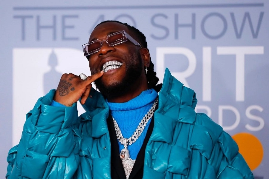 Burna Boy Apologises to Nigerian Blogs, Says Western Outlets Worse
