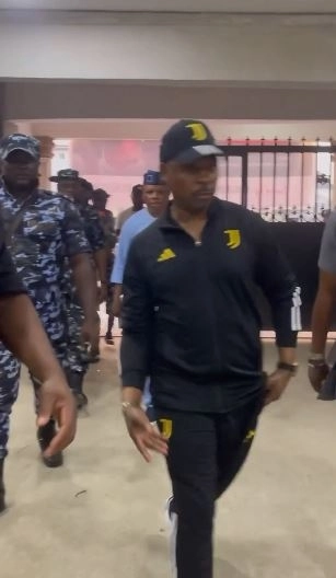 Mixed Reactions As MC Oluomo Donates Patrol Vehicles To Lagos Police Command
